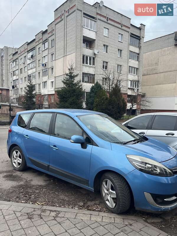 Renault Grand Scenic 2013