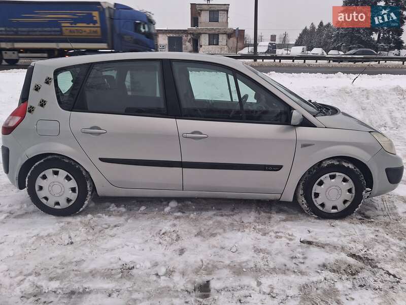 Минивэн Renault Grand Scenic 2004 в Сокольниках
