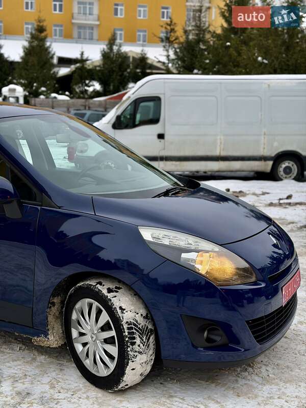 Минивэн Renault Grand Scenic 2010 в Киеве