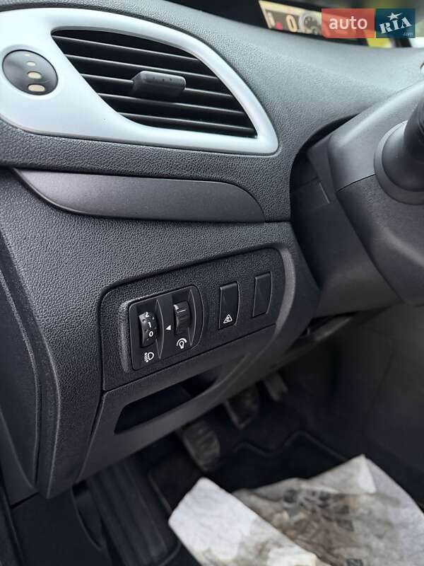Минивэн Renault Grand Scenic 2010 в Киеве