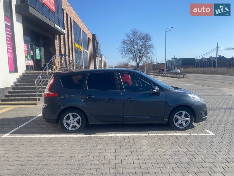 Renault Grand Scenic 2011