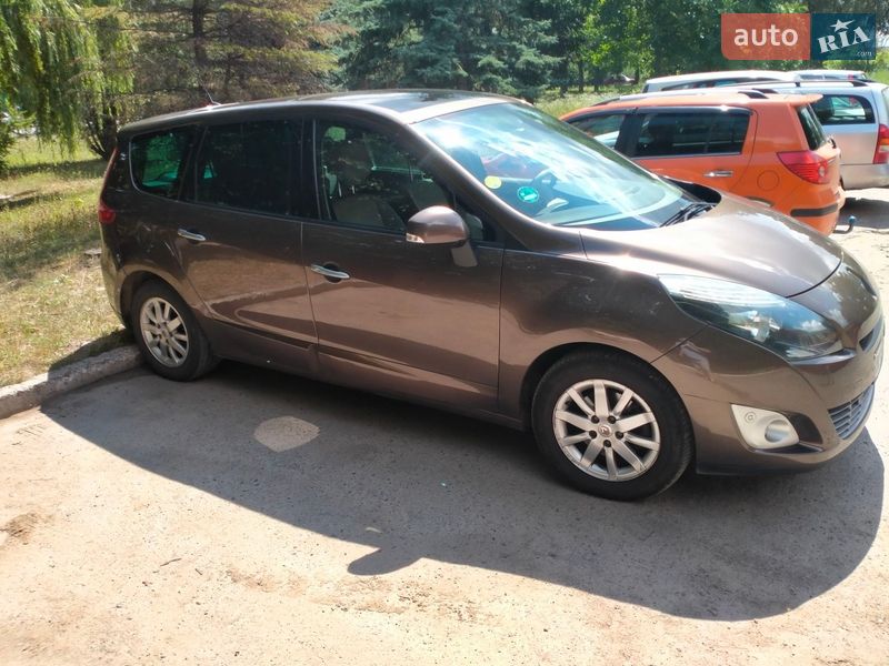 Renault Grand Scenic 2010