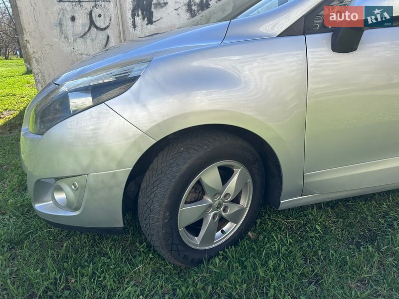 Минивэн Renault Grand Scenic 2010 в Харькове