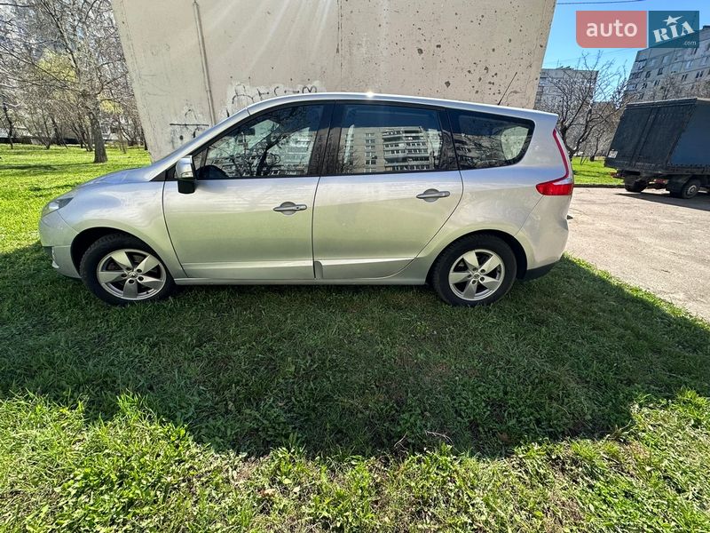 Минивэн Renault Grand Scenic 2010 в Харькове