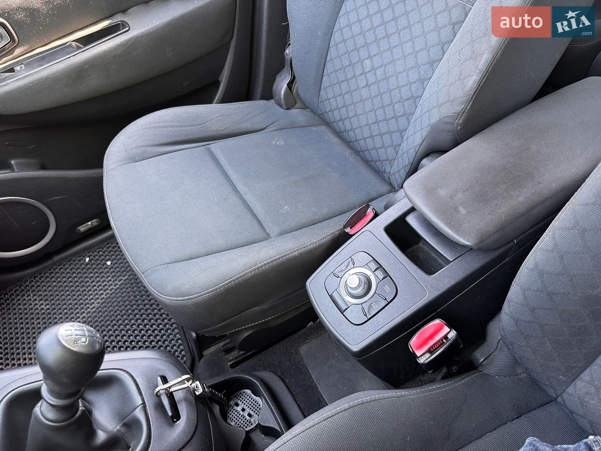 2010 Renault Scenic - мініатюра 19
