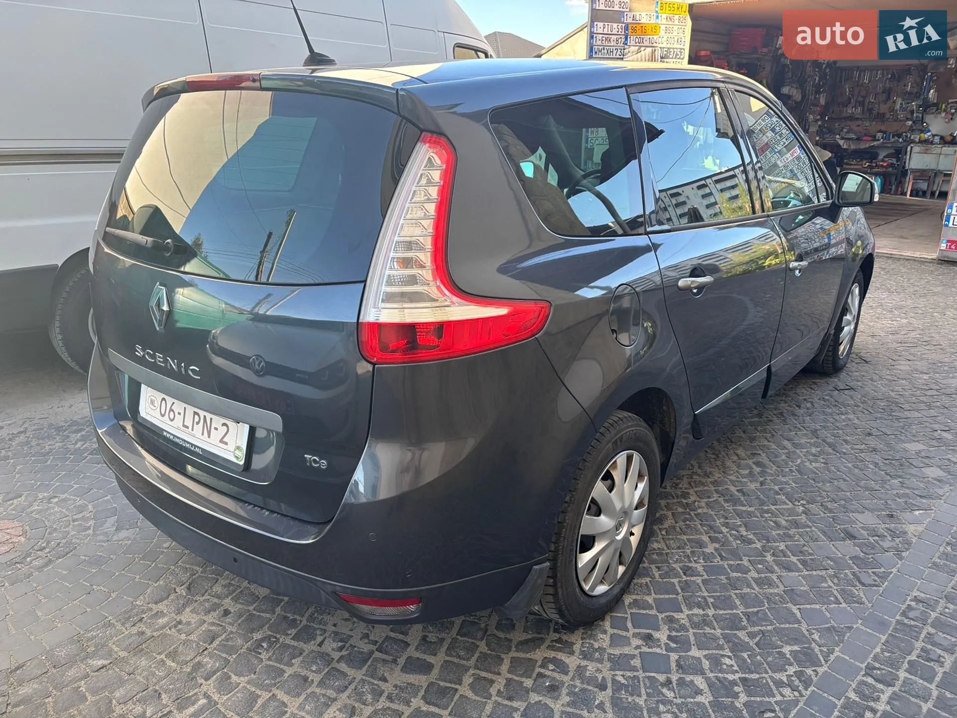2010 Renault Scenic - мініатюра 2