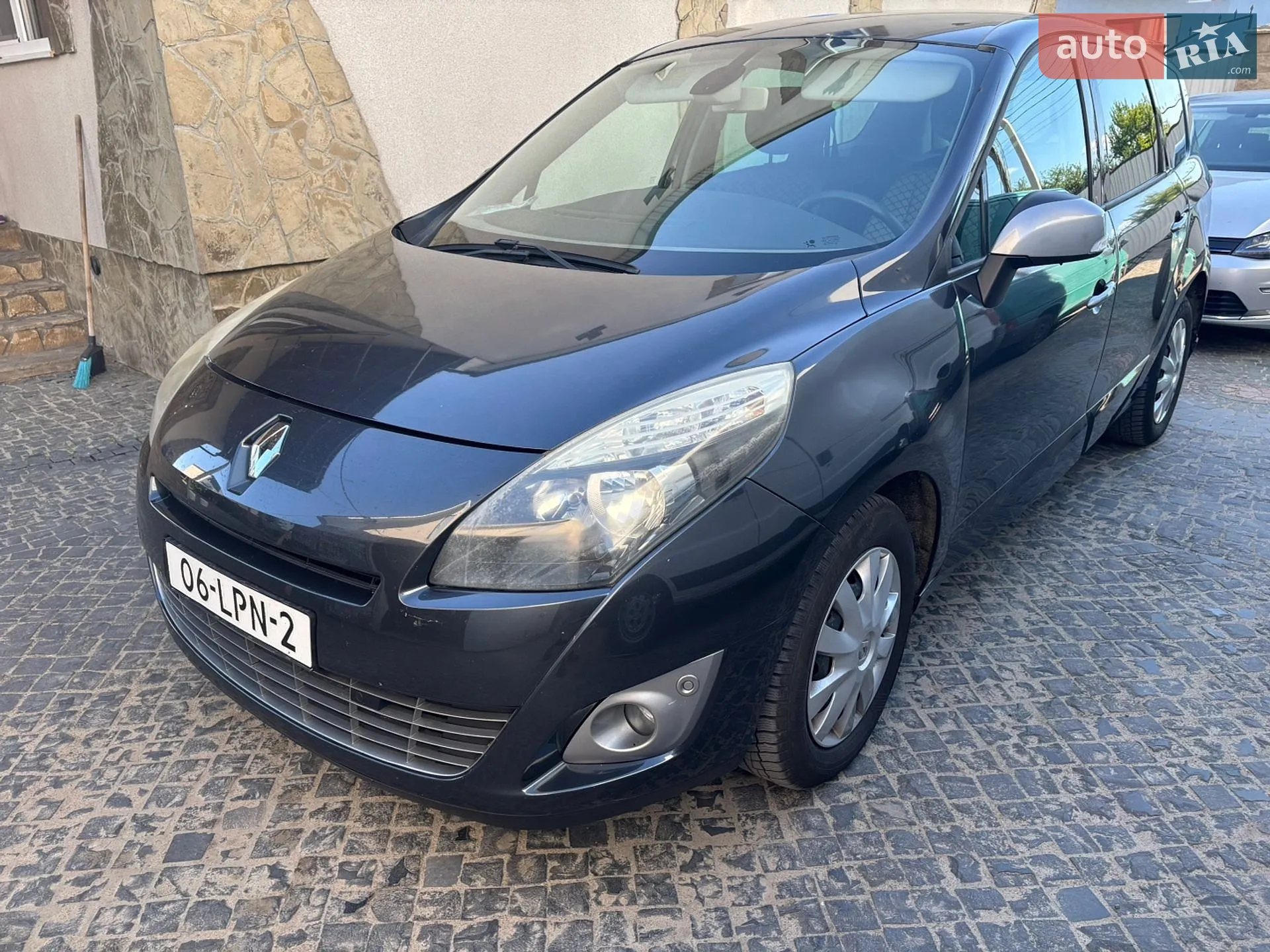 2010 Renault Scenic - мініатюра 3