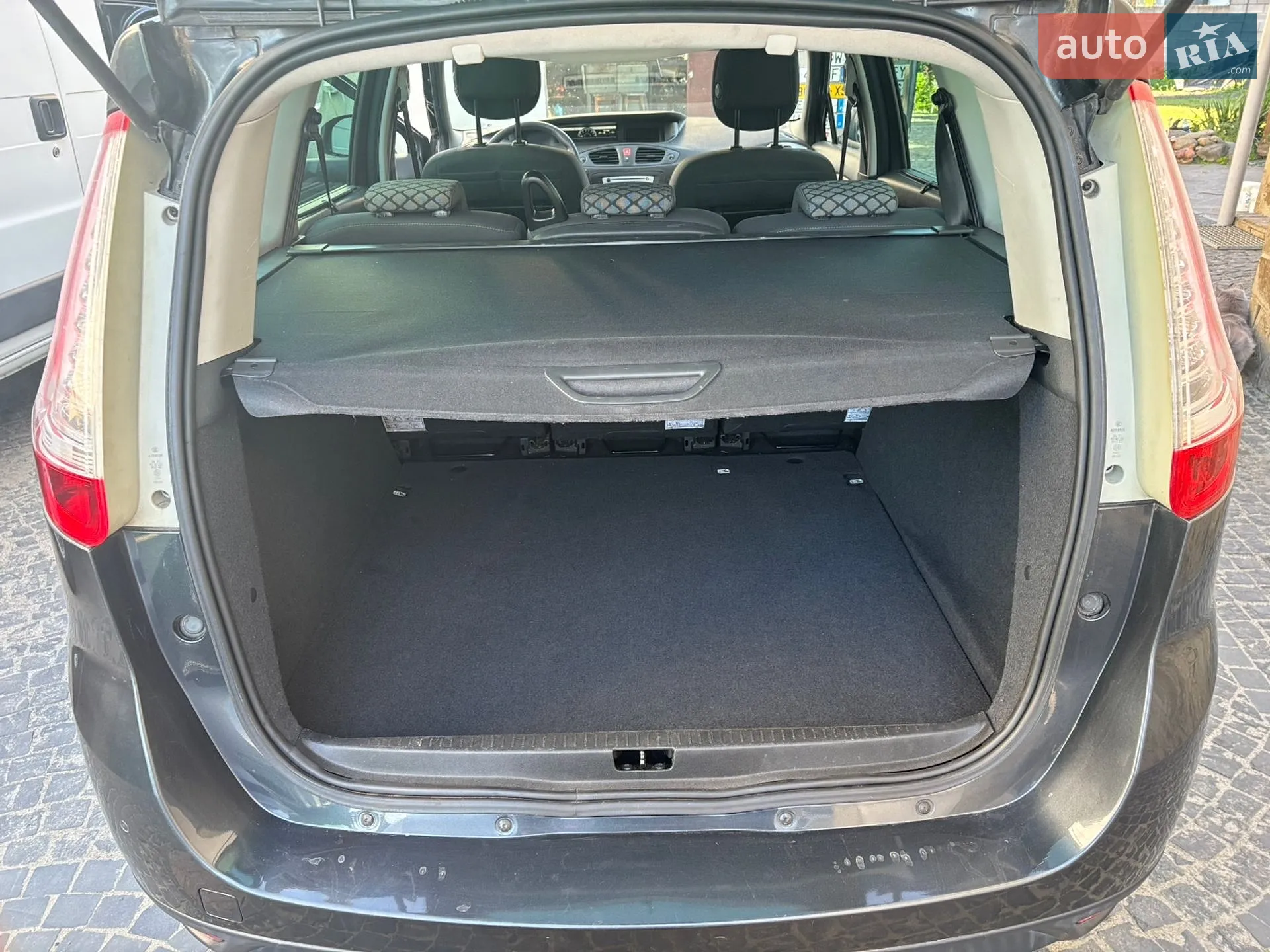 2010 Renault Scenic - мініатюра 8