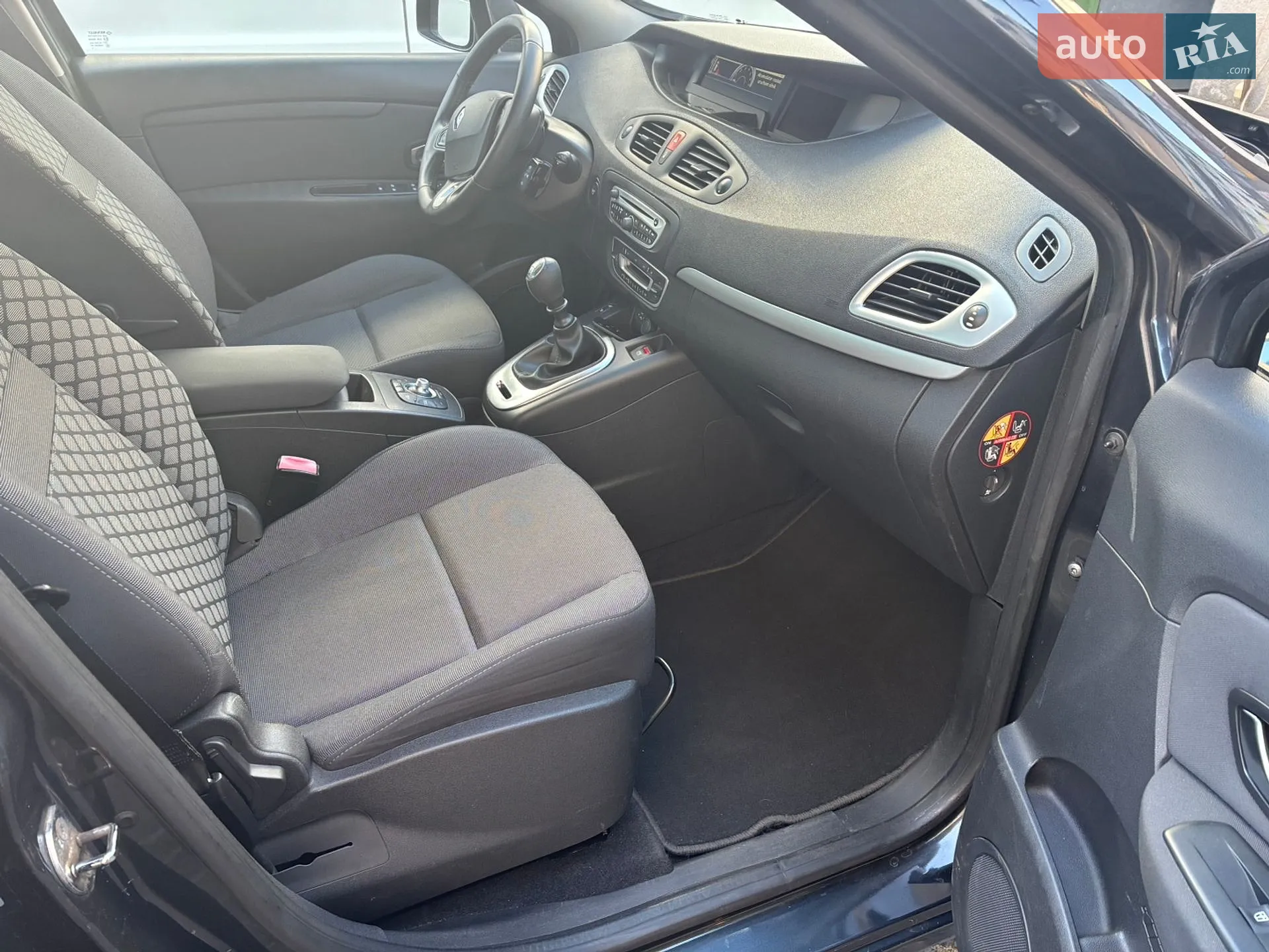 2010 Renault Scenic - мініатюра 13