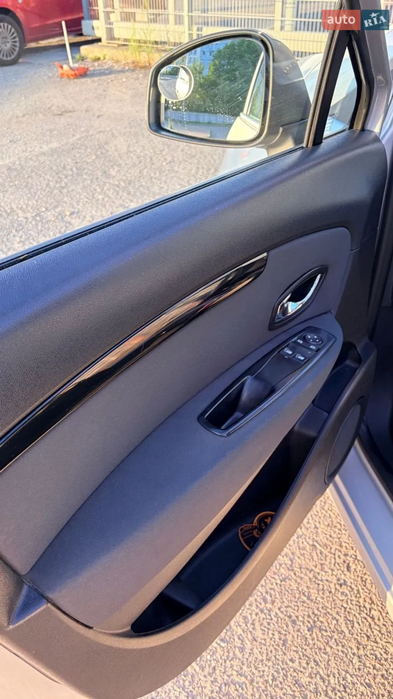 2013 Renault Scenic - мініатюра 17