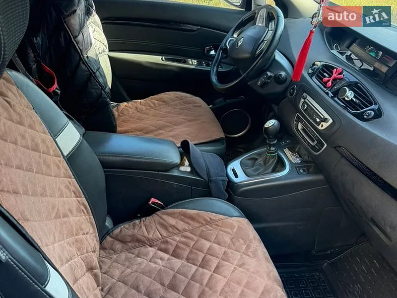 Renault Grand Scenic 2013