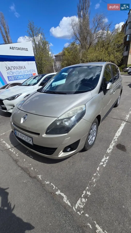 2010 Renault Scenic - мініатюра 17