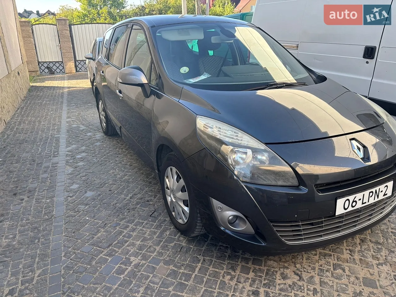 2010 Renault Scenic - мініатюра 17