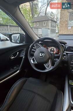 Внедорожник / Кроссовер Renault Kadjar 2015 в 