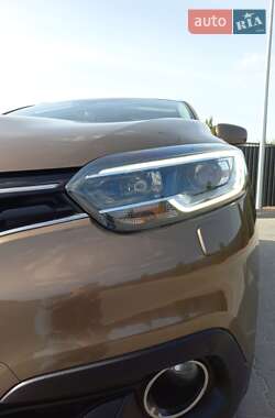 Внедорожник / Кроссовер Renault Kadjar 2018 в 