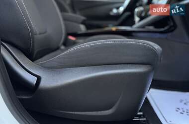 Позашляховик / Кросовер Renault Kadjar 2018 в 