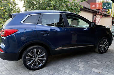 Внедорожник / Кроссовер Renault Kadjar 2015 в 