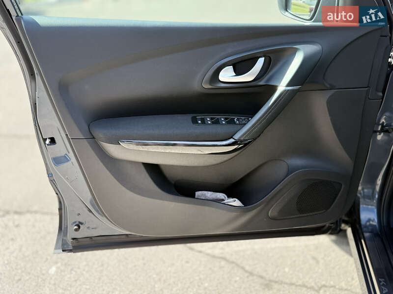 Внедорожник / Кроссовер Renault Kadjar 2019 в Дубно