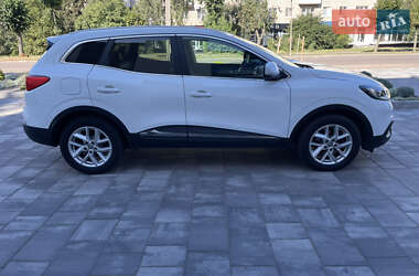 Внедорожник / Кроссовер Renault Kadjar 2015 в 
