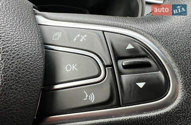 Внедорожник / Кроссовер Renault Kadjar 2015 в 
