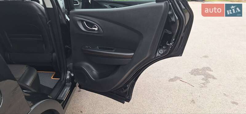 Внедорожник / Кроссовер Renault Kadjar 2016 в Новоархангельске