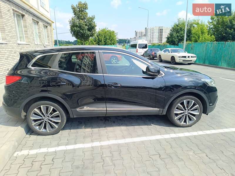 Внедорожник / Кроссовер Renault Kadjar 2017 в Вишневом фото 9 Внедорожник / Кроссовер Renault Kadjar 2017 в Вишневом