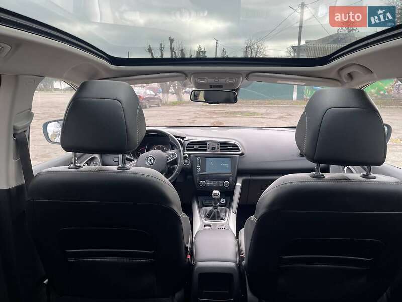 Внедорожник / Кроссовер Renault Kadjar 2016 в Новоархангельске