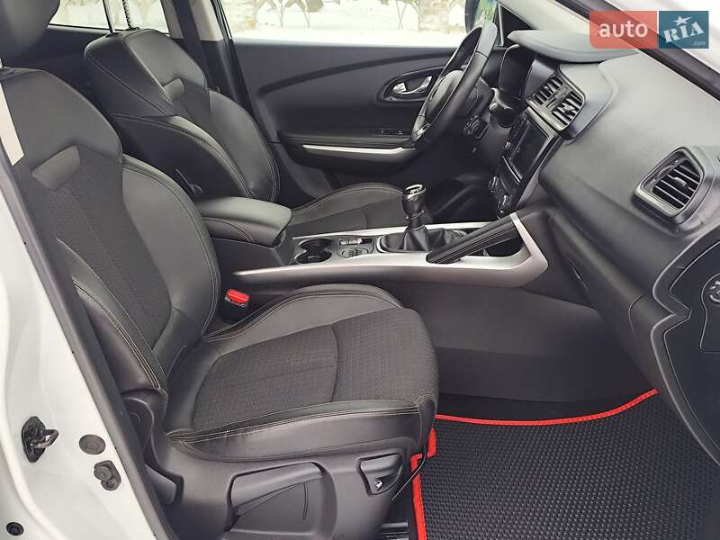 Внедорожник / Кроссовер Renault Kadjar 2016 в Новоархангельске