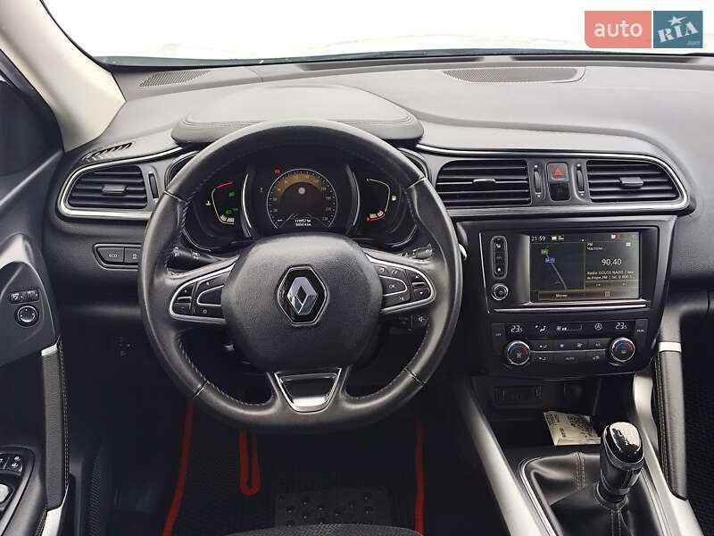 Внедорожник / Кроссовер Renault Kadjar 2016 в Новоархангельске