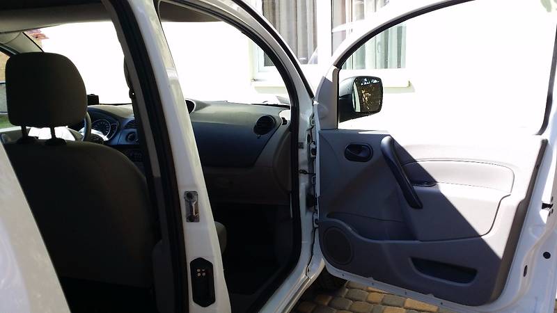 Грузопассажирский фургон Renault Kangoo 2010 в Луцке