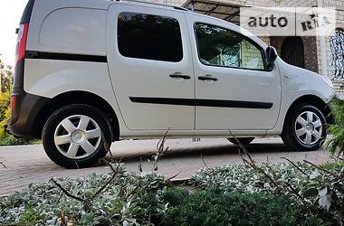 Вантажопасажирський фургон Renault Kangoo 2015 в 
