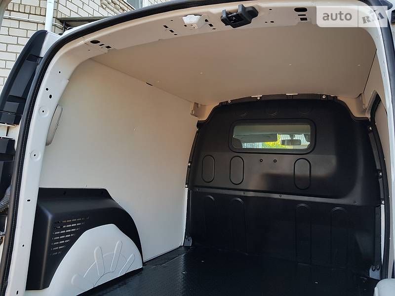 Вантажопасажирський фургон Renault Kangoo 2015 в Одесі