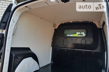 Вантажопасажирський фургон Renault Kangoo 2015 в 