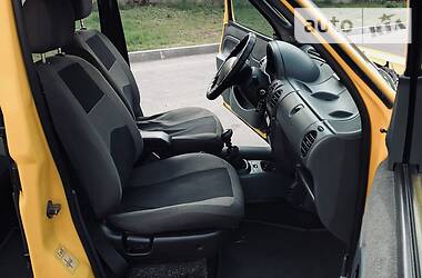 Вантажопасажирський фургон Renault Kangoo 2001 в 