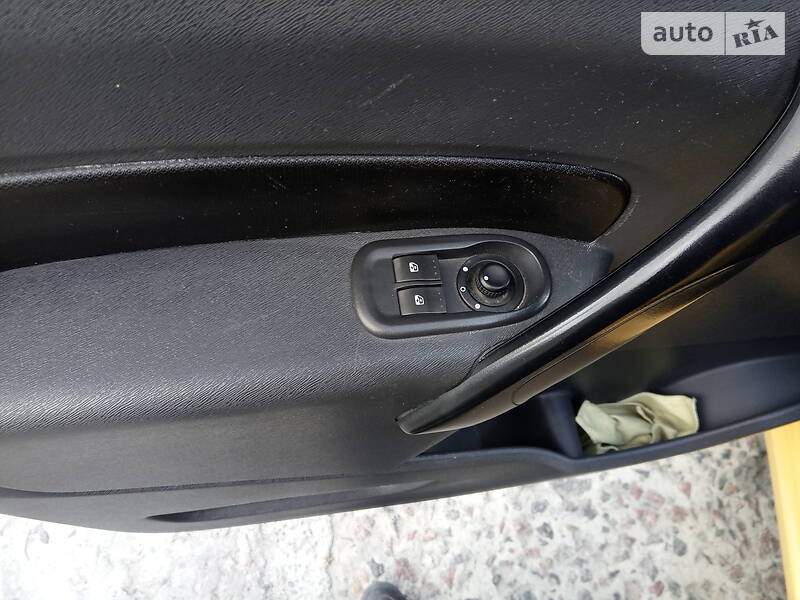 Вантажопасажирський фургон Renault Kangoo 2012 в Обухові