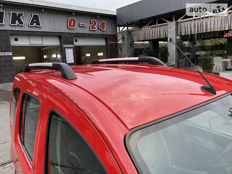 Вантажопасажирський фургон Renault Kangoo 2015 в Луцьку