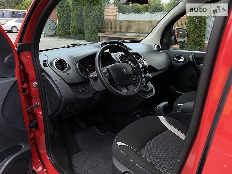Вантажопасажирський фургон Renault Kangoo 2015 в Луцьку