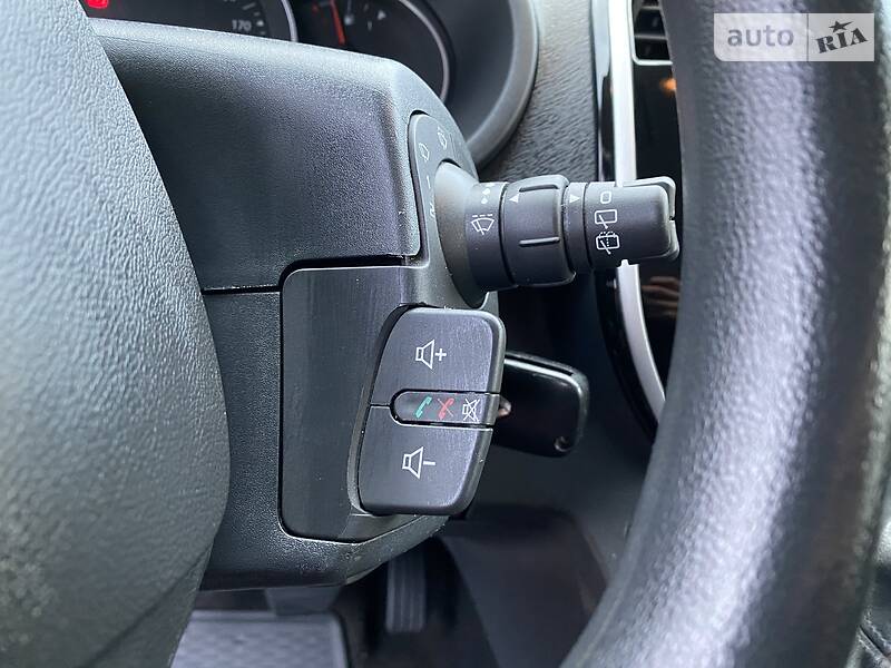 Вантажопасажирський фургон Renault Kangoo 2015 в Луцьку