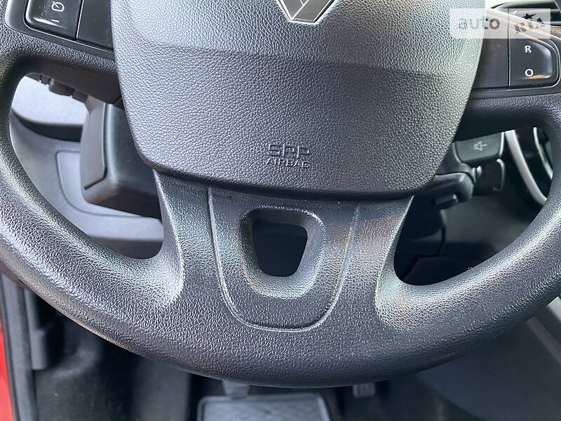 Вантажопасажирський фургон Renault Kangoo 2015 в Луцьку