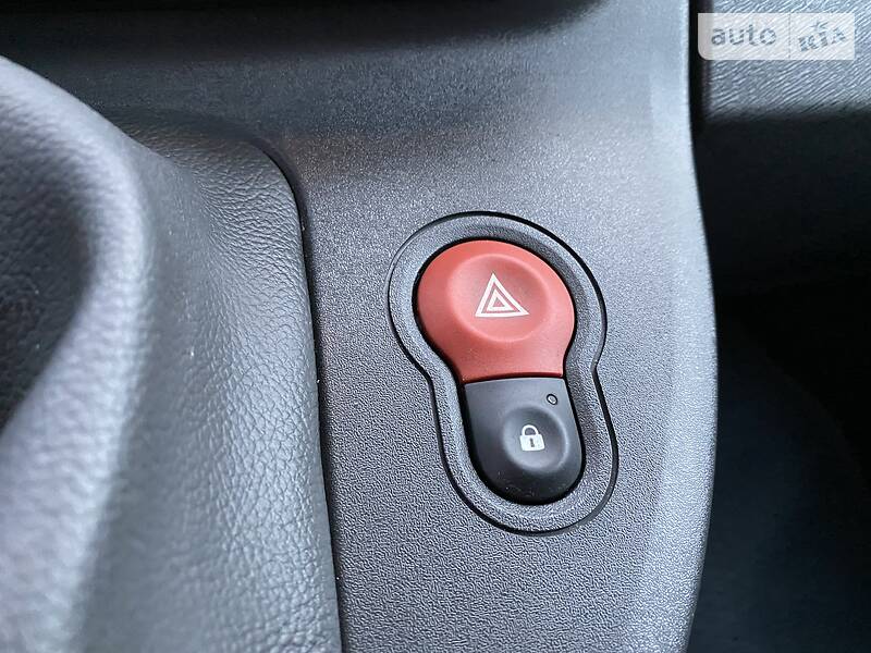 Вантажопасажирський фургон Renault Kangoo 2015 в Луцьку