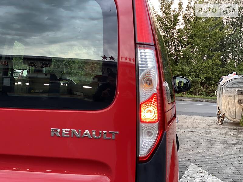 Вантажопасажирський фургон Renault Kangoo 2015 в Луцьку