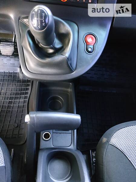 Вантажопасажирський фургон Renault Kangoo 2011 в Миколаєві