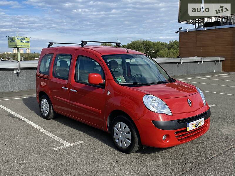 Грузопассажирский фургон Renault Kangoo 2011 в 