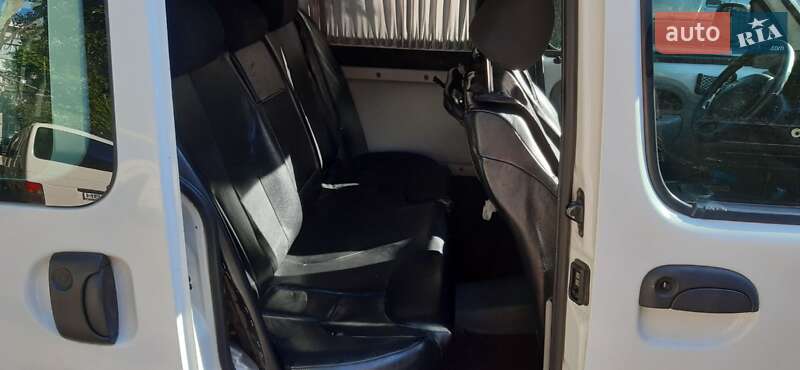 Минивэн Renault Kangoo 2003 в Славянске