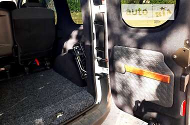 Вантажопасажирський фургон Renault Kangoo 2015 в 