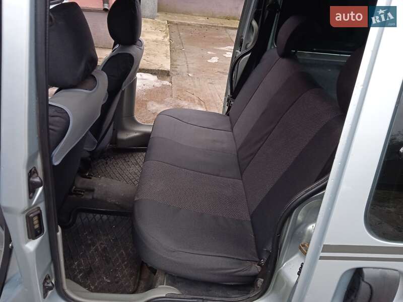 Минивэн Renault Kangoo 2003 в Сребном