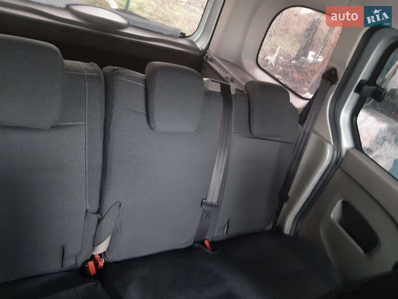 Минивэн Renault Kangoo 2011 в Александрие