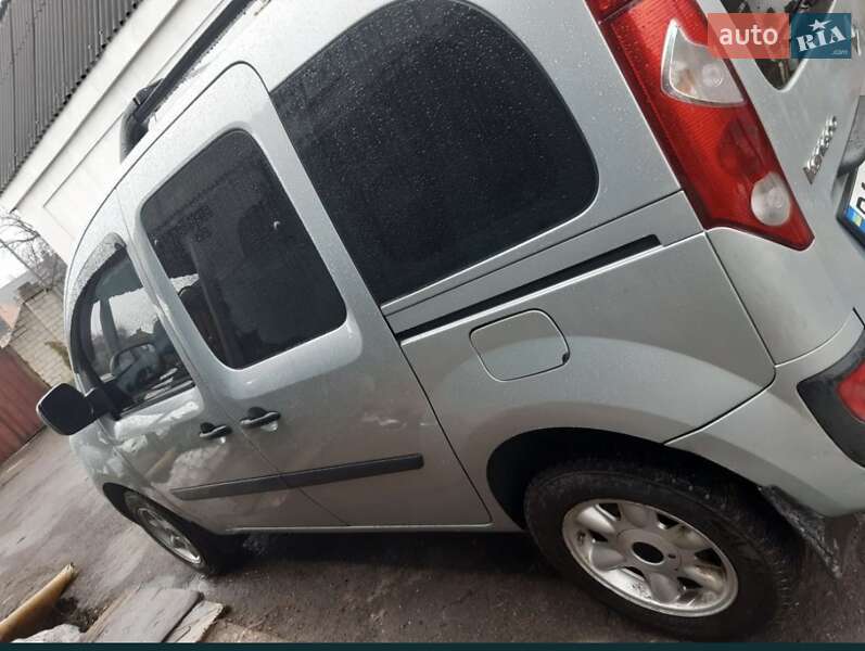 Минивэн Renault Kangoo 2011 в Александрие