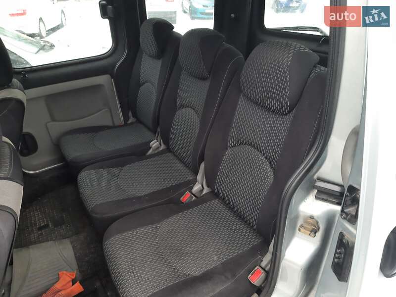 Минивэн Renault Kangoo 2005 в Киеве