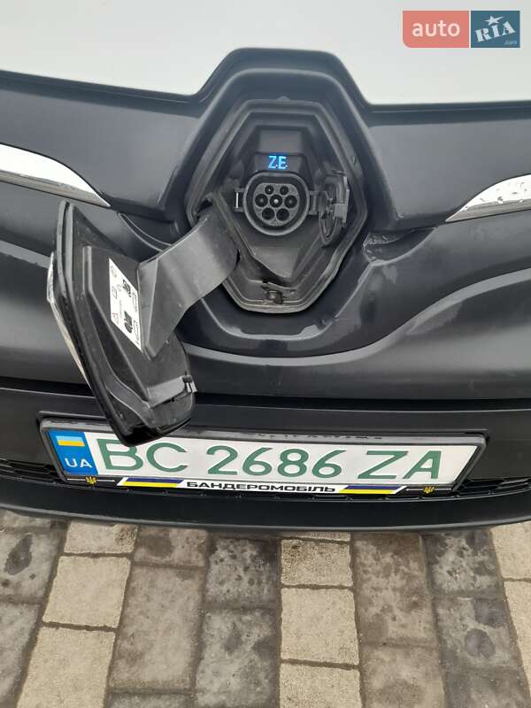 Вантажний фургон Renault Kangoo 2016 в Львові